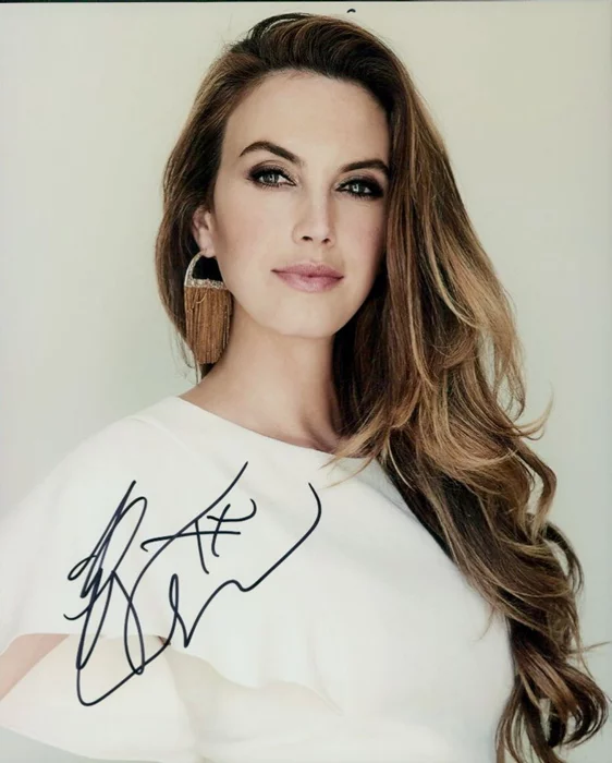 Elizabeth Chambers autograph