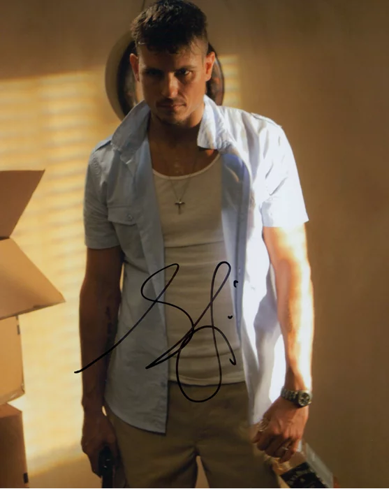 Sean Faris autograph