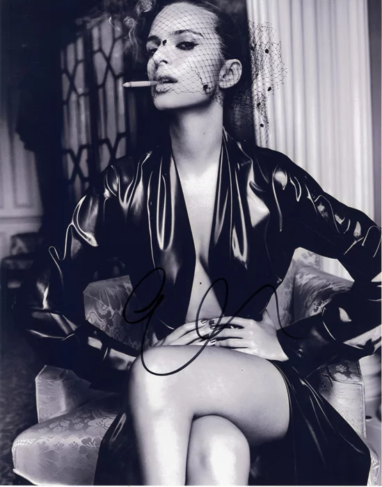Emily Ratajkowski autograph