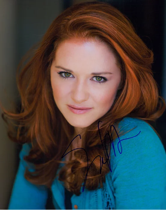 Sarah Drew autograph