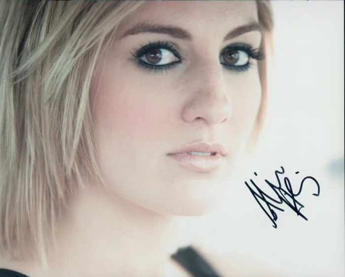 Alison Haislip autograph