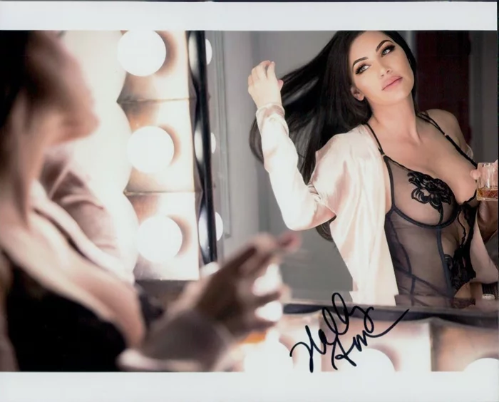 Holly Ann autograph