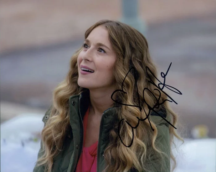 Alexa Vega autograph
