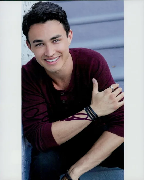 Gavin Leatherwood autograph