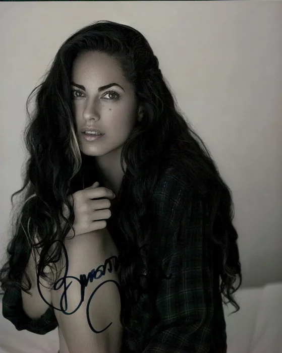 Barbara Mori autograph
