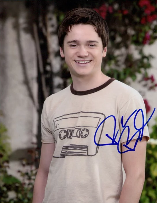 Dan Byrd autograph