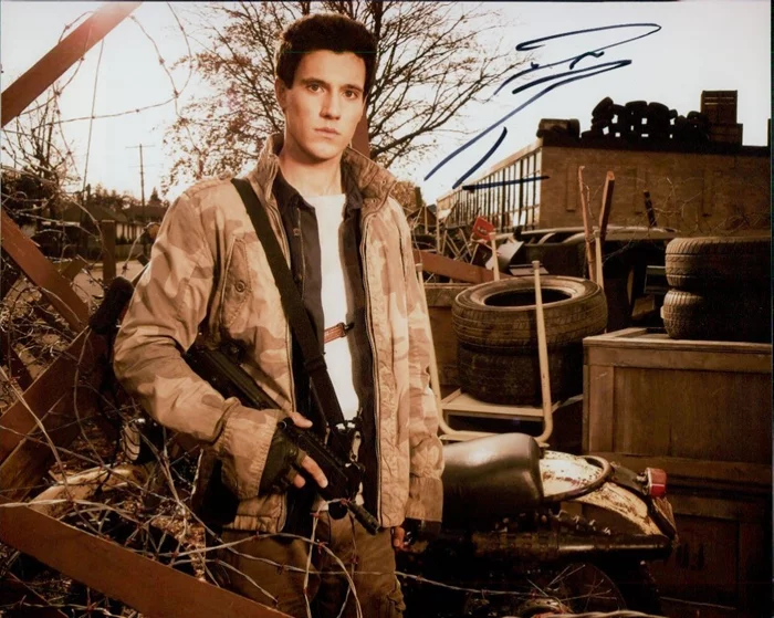 Drew Roy autograph