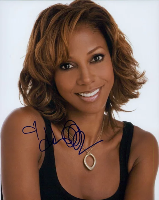 Holly Robinson-Peet autograph