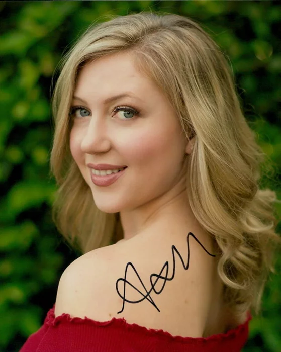 Aubrey Michelle autograph