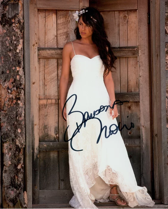 Barbara Mori autograph