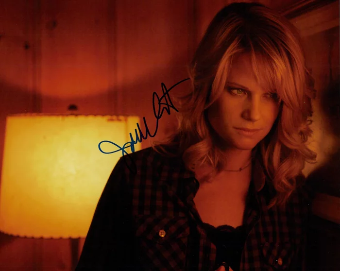 Joelle Carter autograph