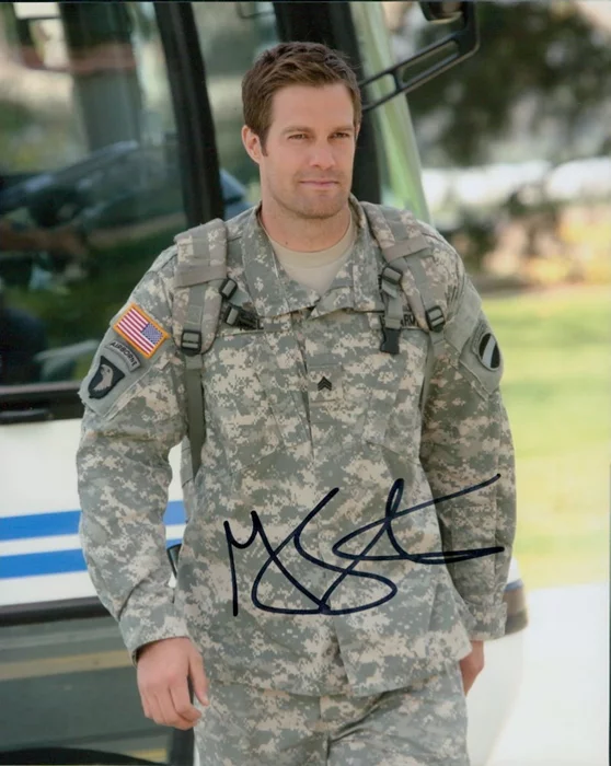 Geoff Stults autograph