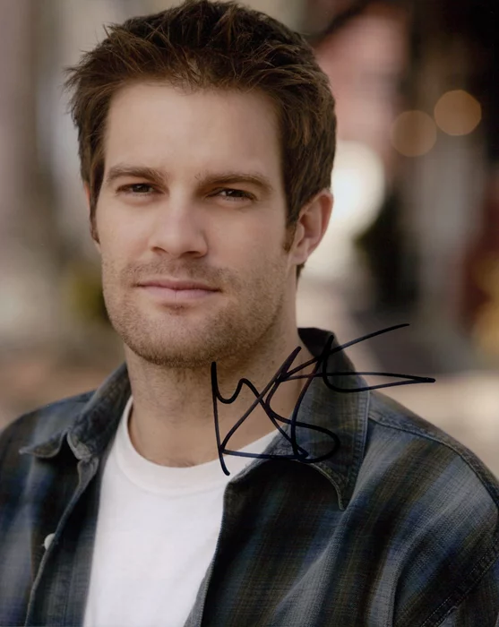 Geoff Stults autograph