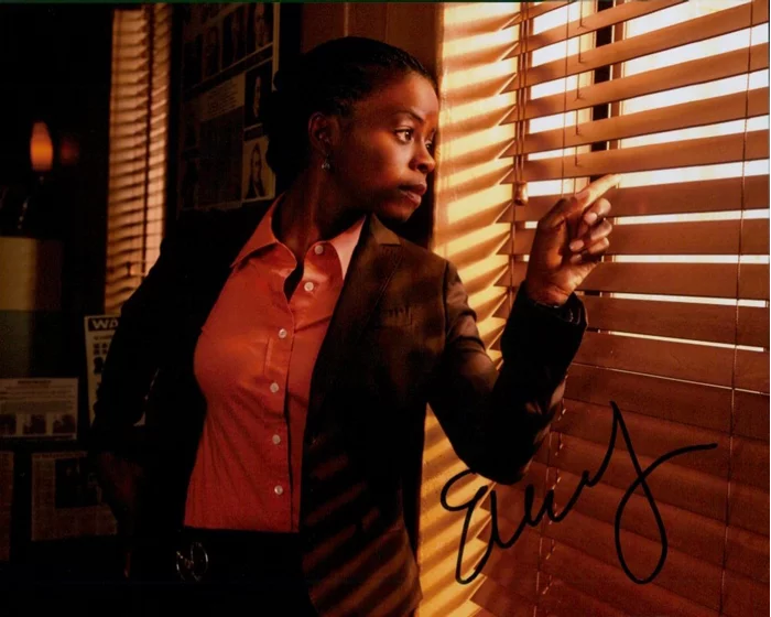 Erica Tazel autograph