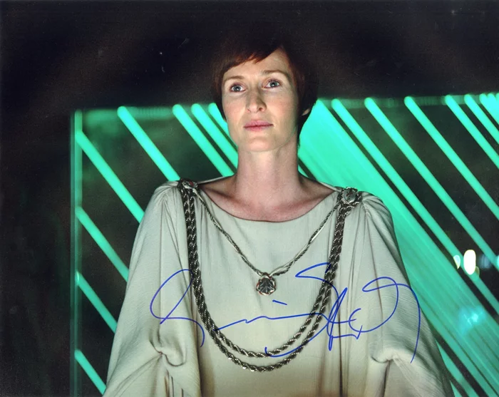 Genevieve O'Reilly autograph