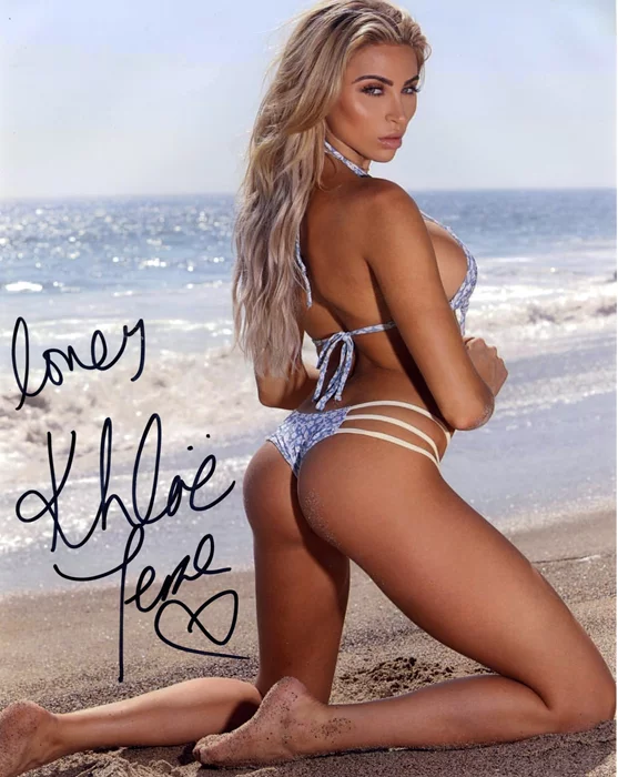 Khloe Terae autograph