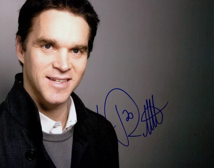 Luc Robitaille autograph