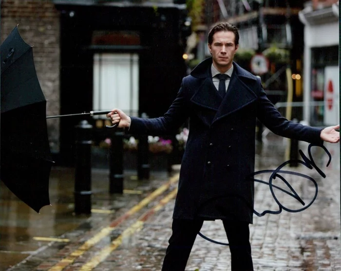 James D'Arcy autograph