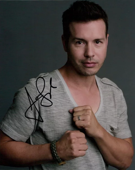 Jon Seda autograph