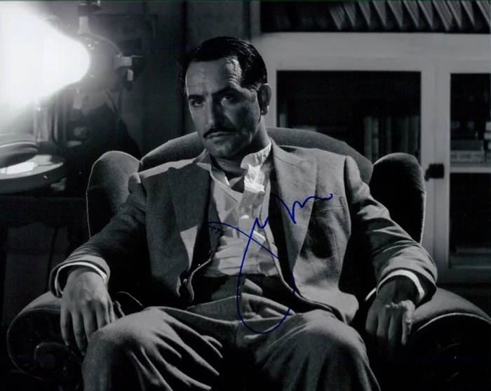Jean Dujardin autograph