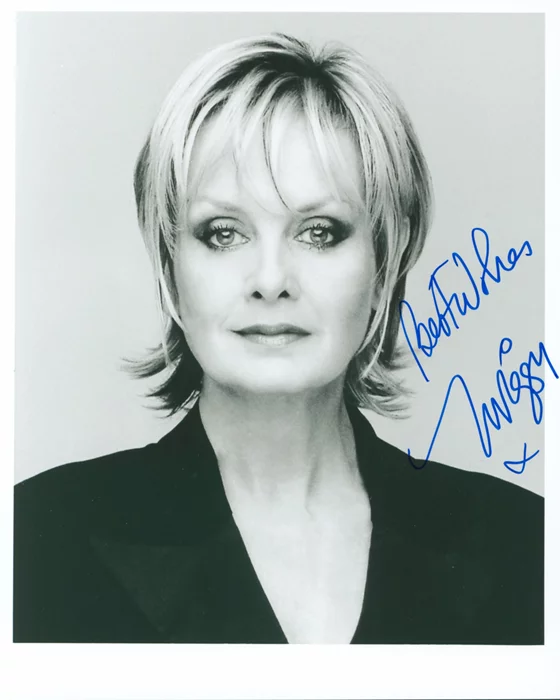 Twiggy Lawson autograph