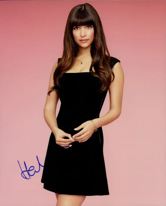 Hannah Simone autograph