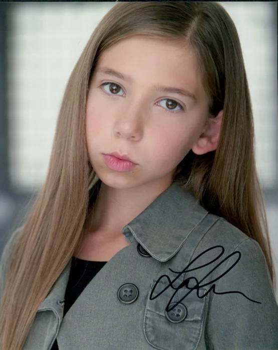 Lulu Lambros autograph