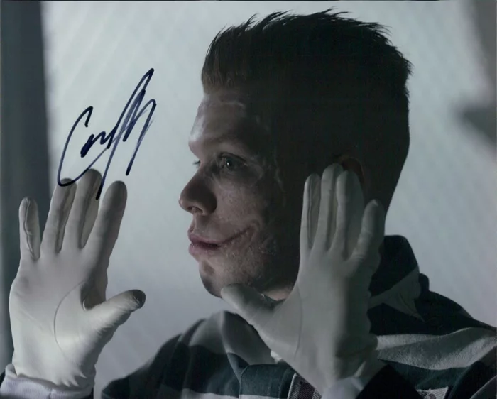 Cameron Monaghan autograph