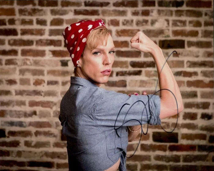 Shawn-Caulin Young autograph