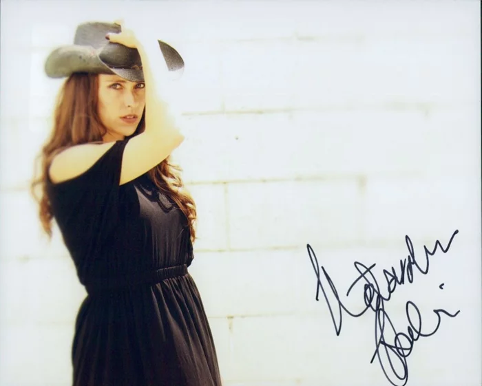 Natasha Helevi autograph
