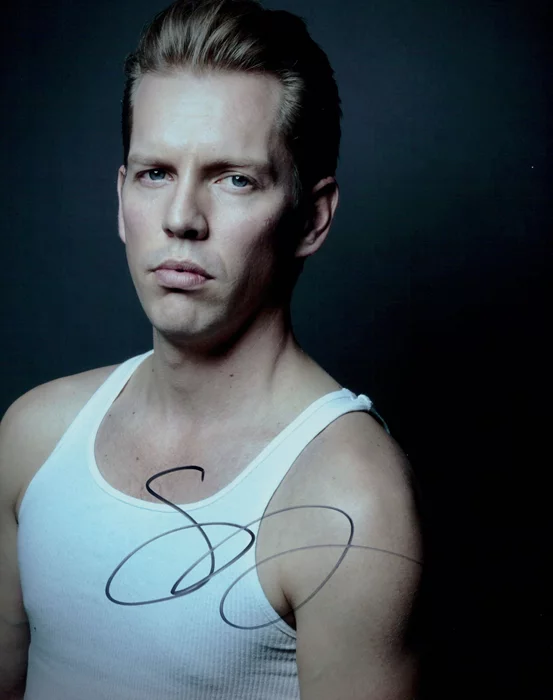 Shawn-Caulin Young autograph