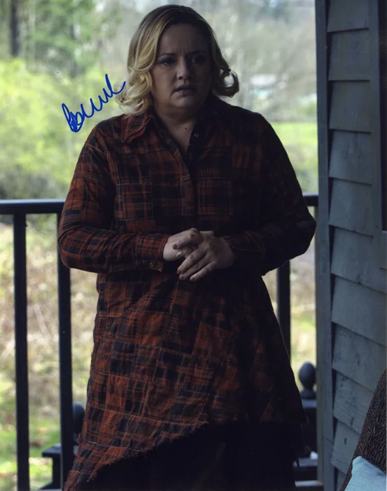Lucy Davis autograph