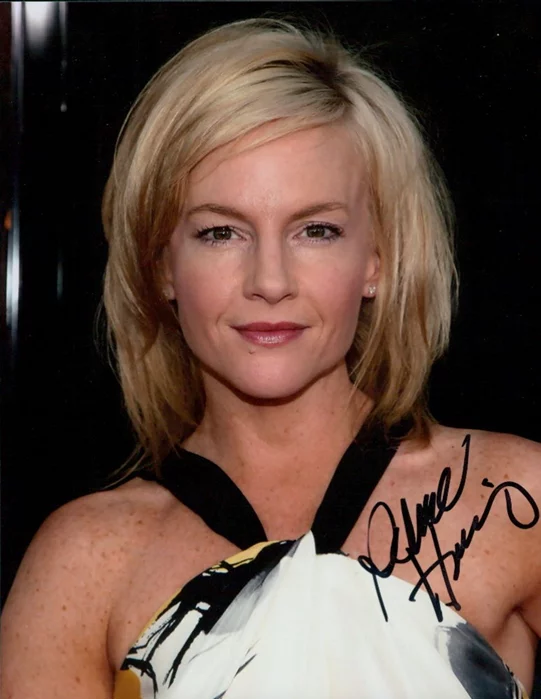 Rachael Harris autograph