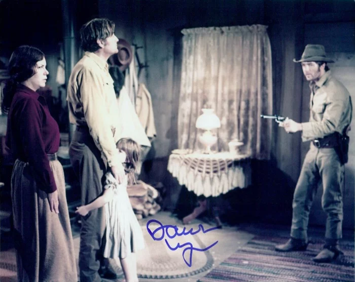 Dawn Lyn autograph