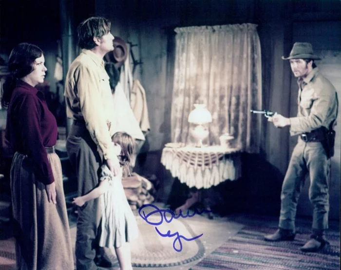 Dawn Lyn autograph