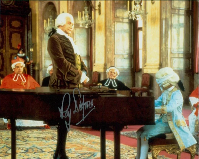 Roy Dotrice autograph