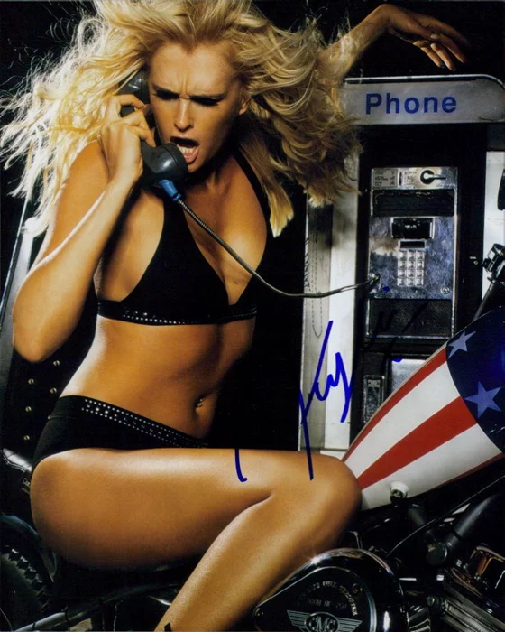 Kylie Bax autograph