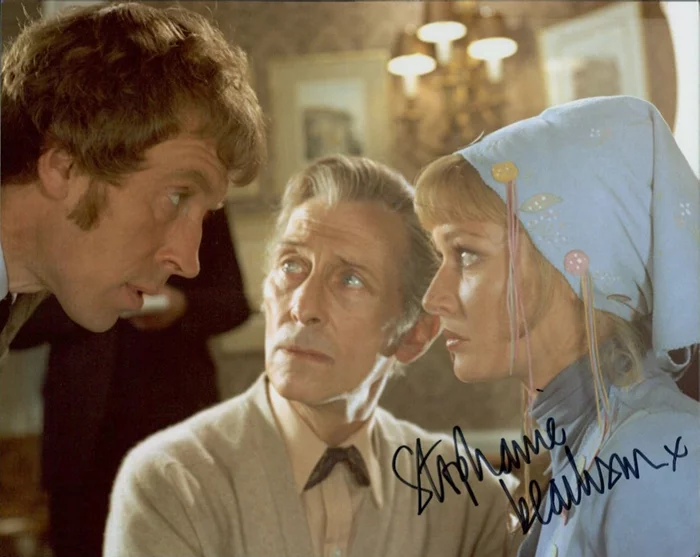 Stephanie Beacham autograph