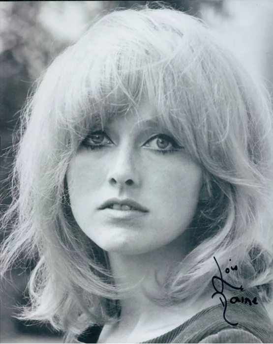 Lois Daine autograph