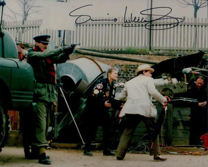 Simon Williams autograph