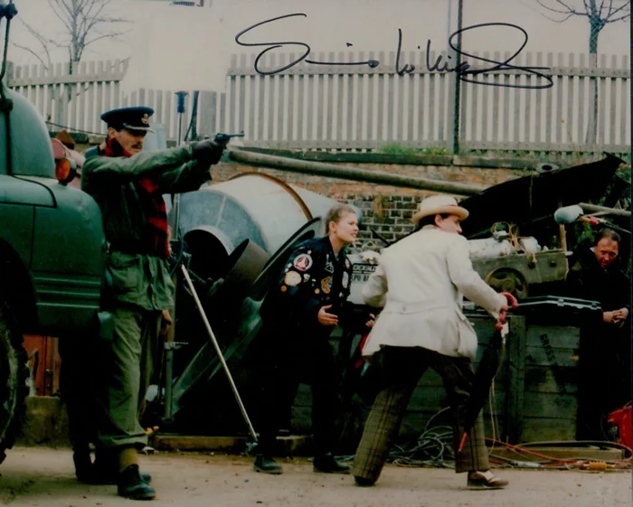 Simon Williams autograph