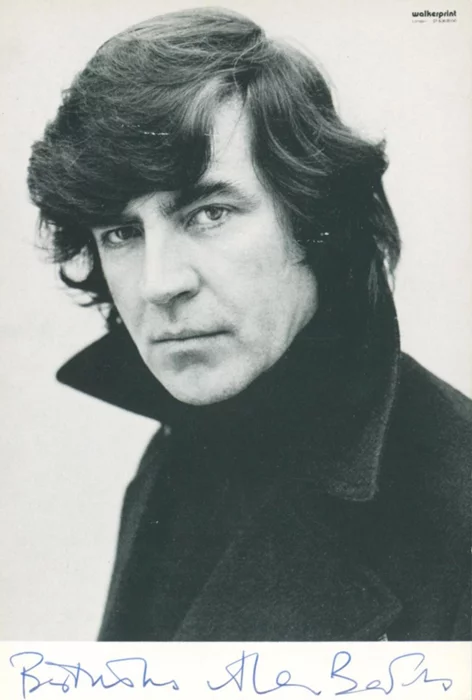 Alan Bates autograph