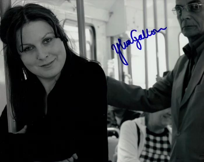 Ylva Gallon autograph