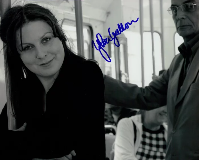 Ylva Gallon autograph