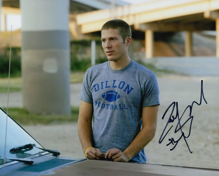Zach Gilford autograph