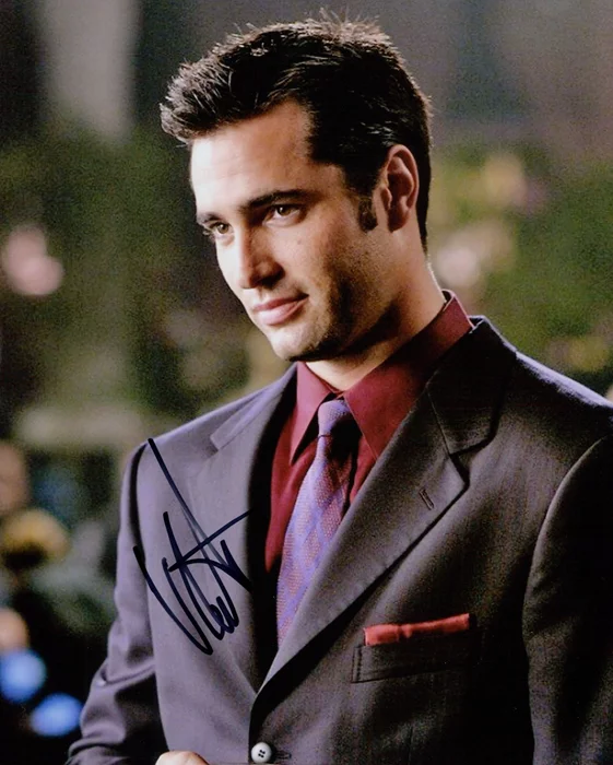 Victor Webster autograph