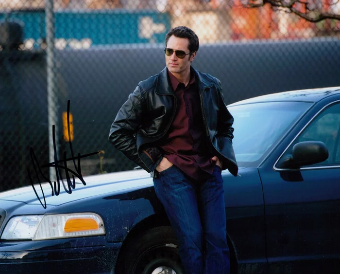 Victor Webster autograph