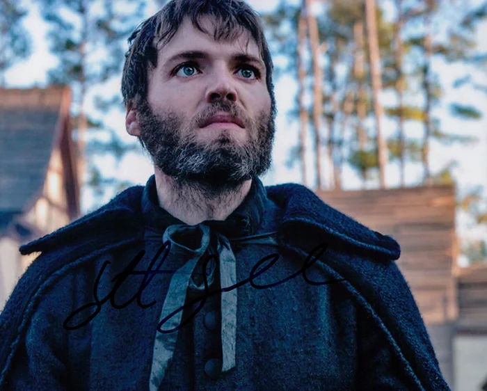 Seth Gabel autograph