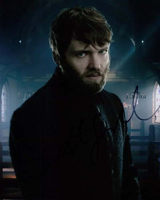 Seth Gabel autograph