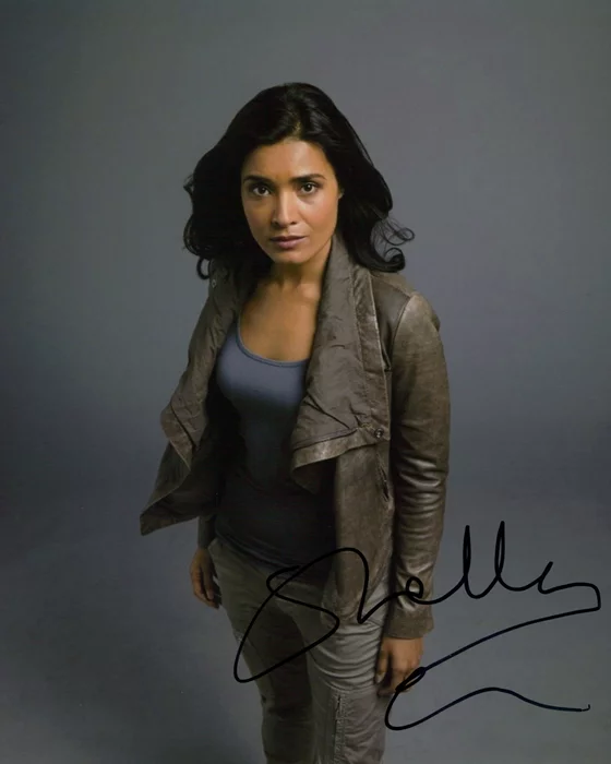 Shelley Conn autograph